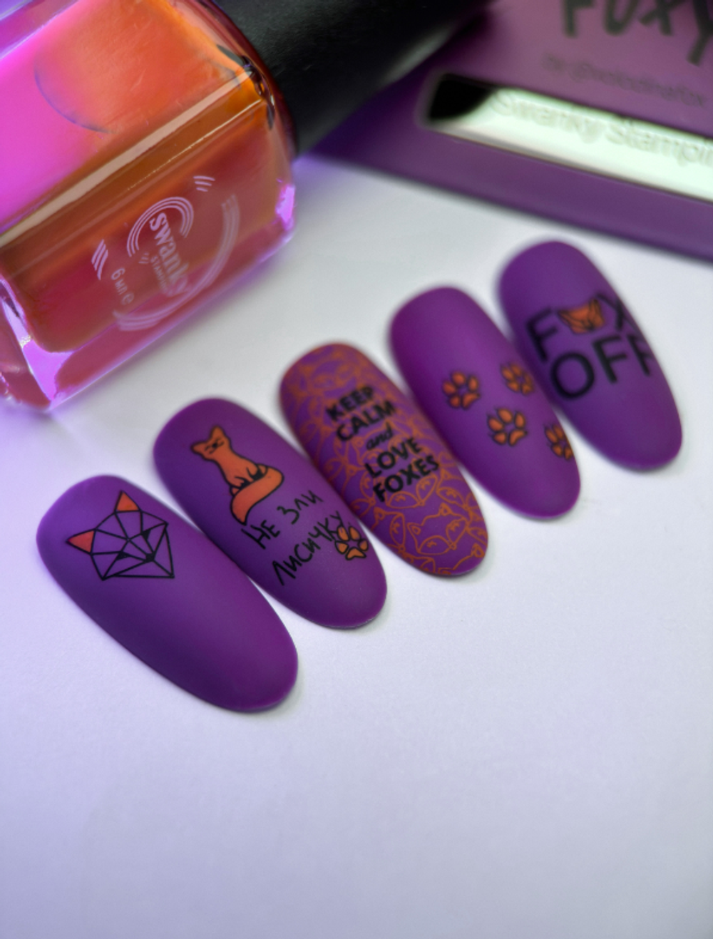 лисы на ногтях