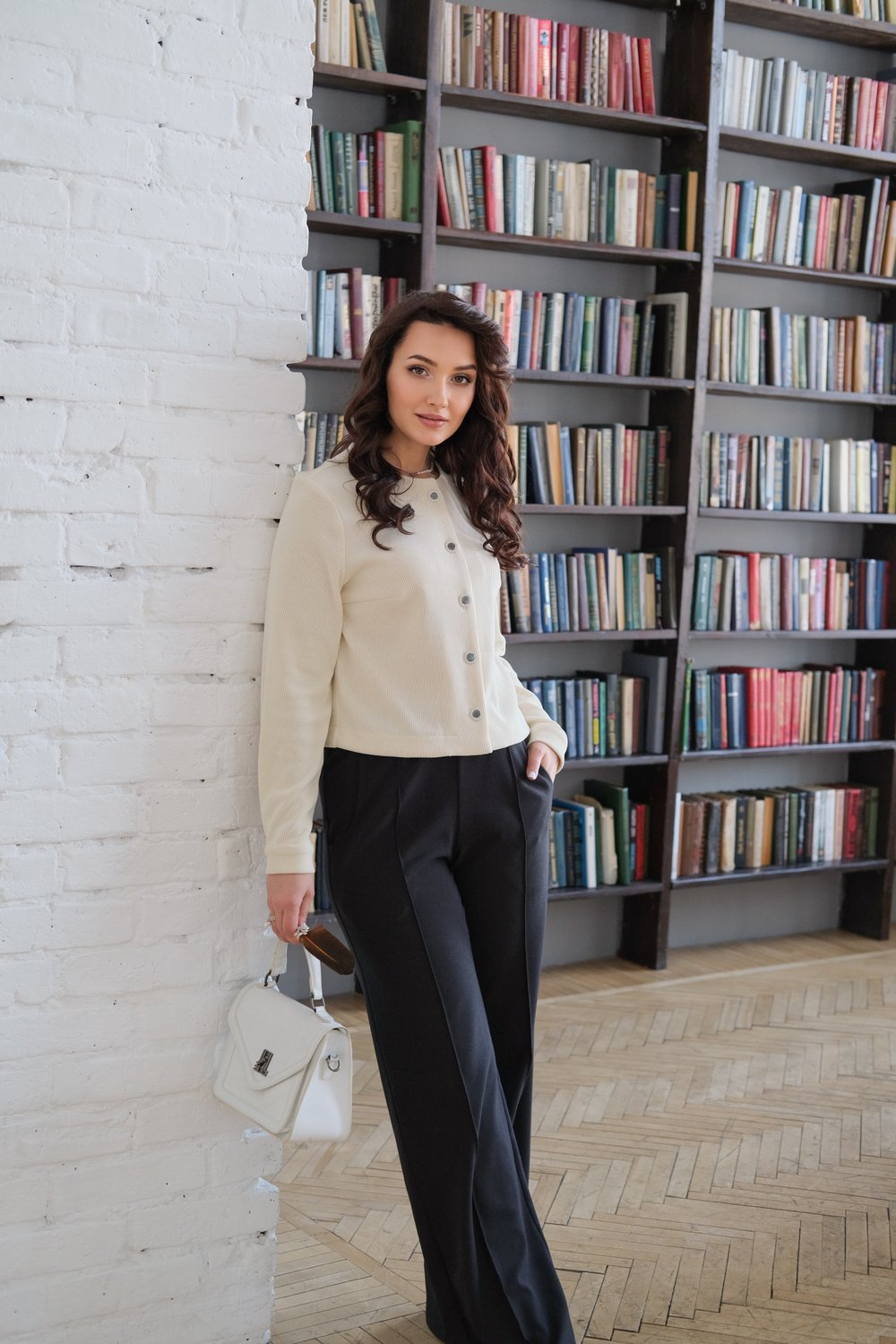 Брюки черные прямые из вискозы