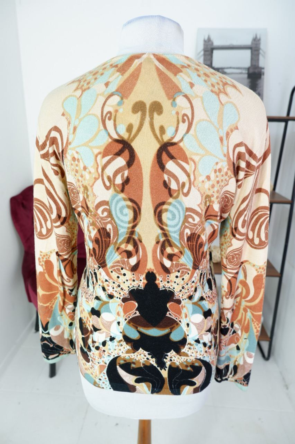 Джемпер женственный с узорами 46 размер