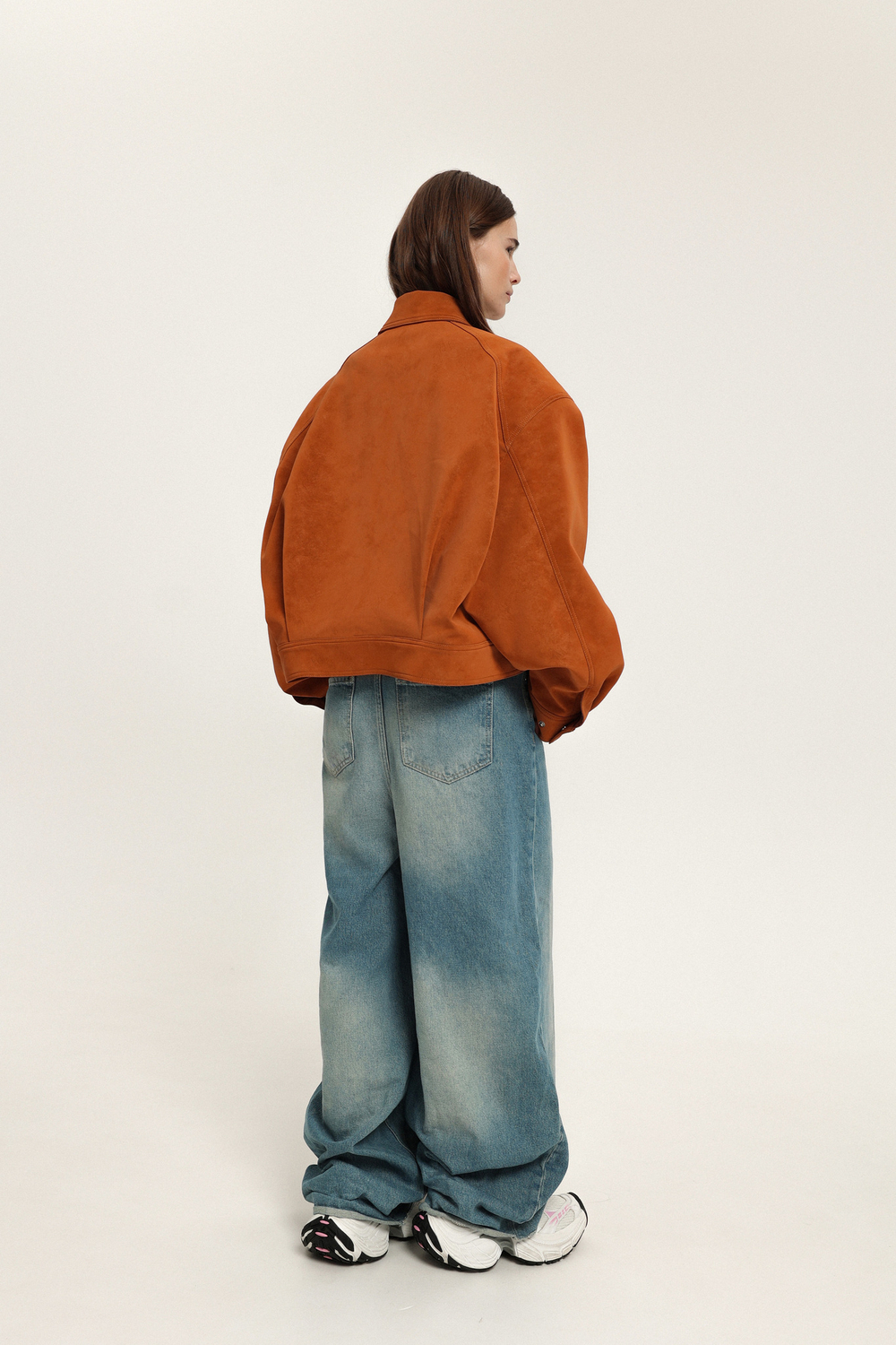 Бомбер из замши