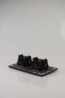 Розетка двойная черная