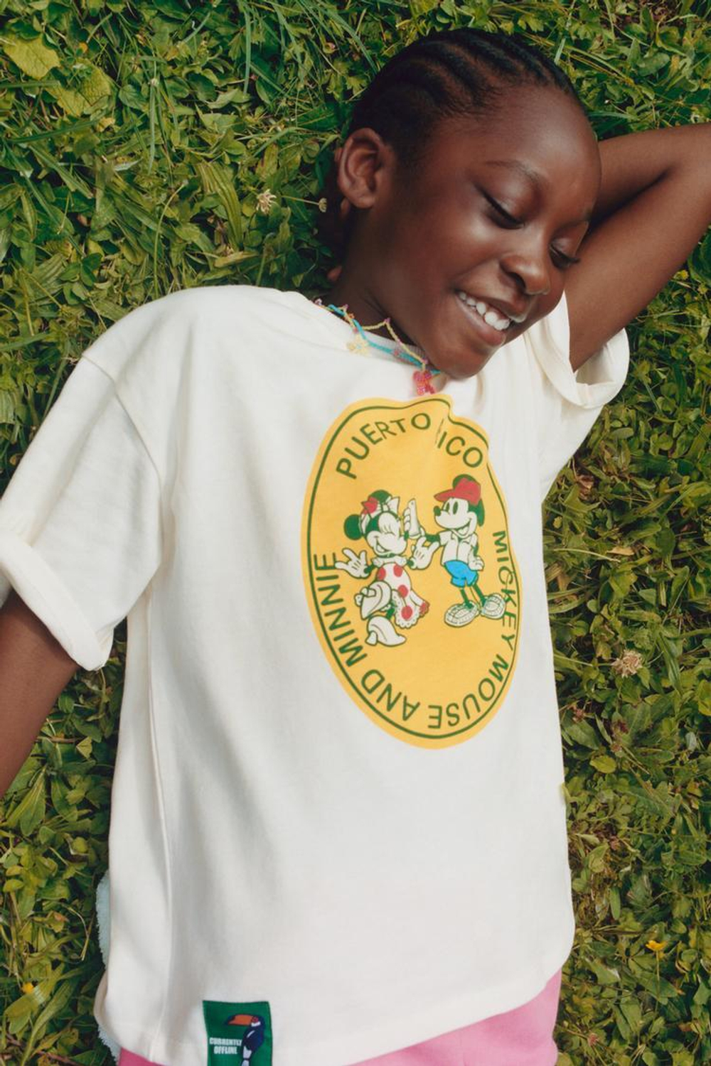 ZARA ФУТБОЛКА С ПРИНТОМ MICKEY AND MINNIE MOUSE © DISNEY, ЭКРЮ