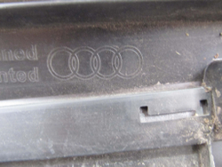 Накладка задней правой двери Audi Q7 (4M)  Б/У Оригинал 4m0853970