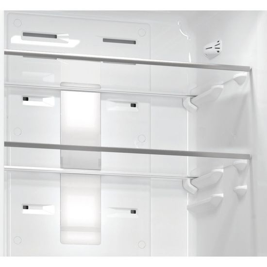 Холодильник Hotpoint-Ariston HFP 6180 W