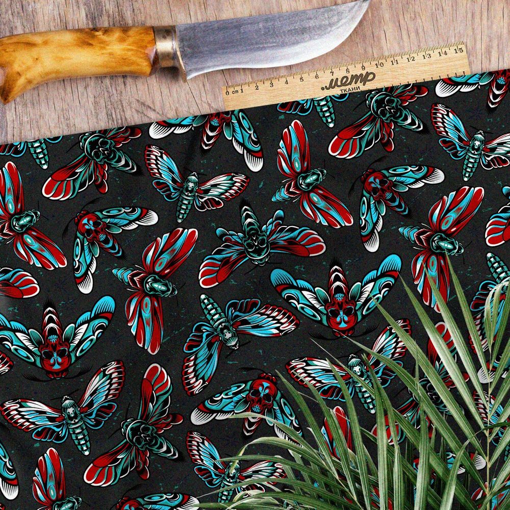 Ткань мембрана красно-синие цикады на чёрном фоне