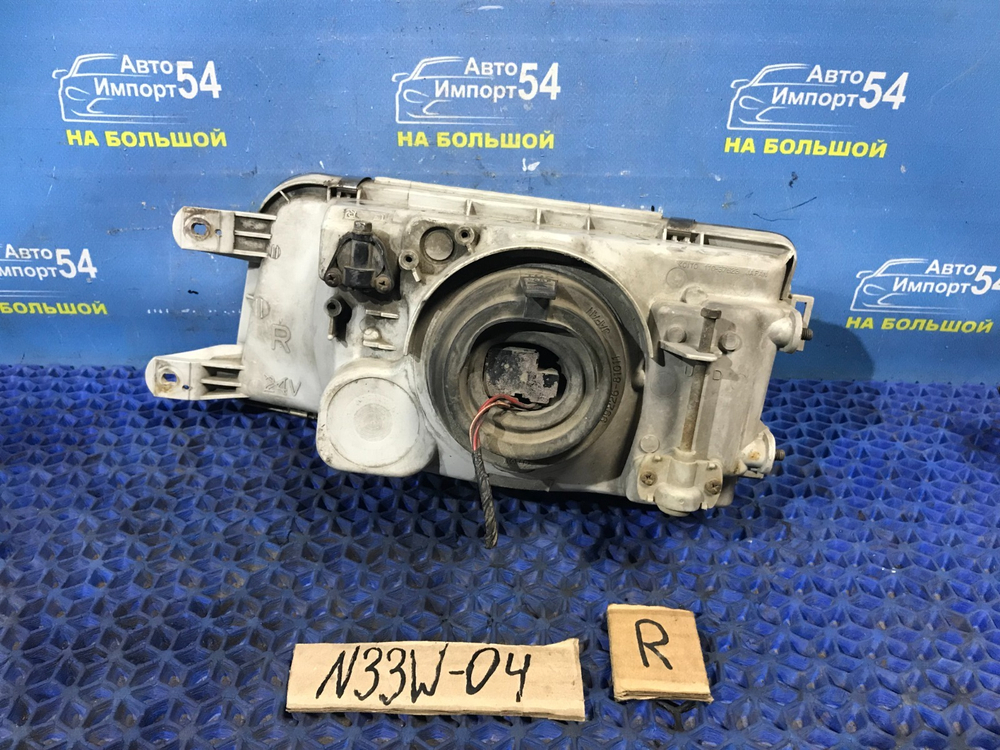 Фара передняя правая MITSUBISHI CHARIOT 1994