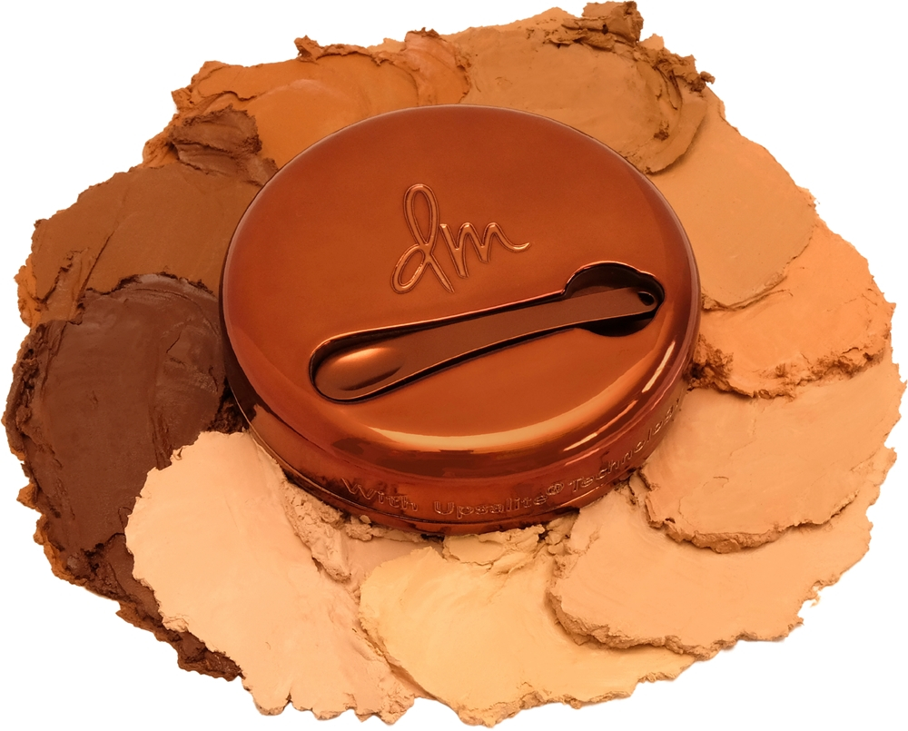 Danessa Myricks Beauty Yummy Skin Blurring Balm Powder - Компактное кремовое тональное основание оттенок 2 - Light With Golden Undertones, 18 g