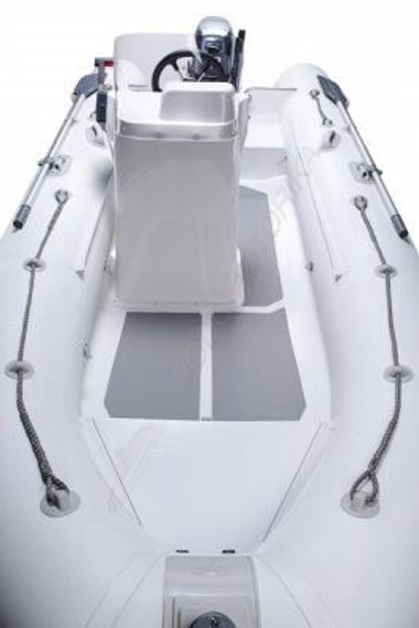 Жестко-надувная лодка Адмирал RIB 410 (с консолью)