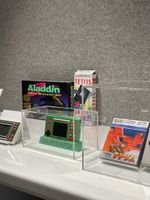 Прозрачные колпаки с белым основанием для Яндекс Музея