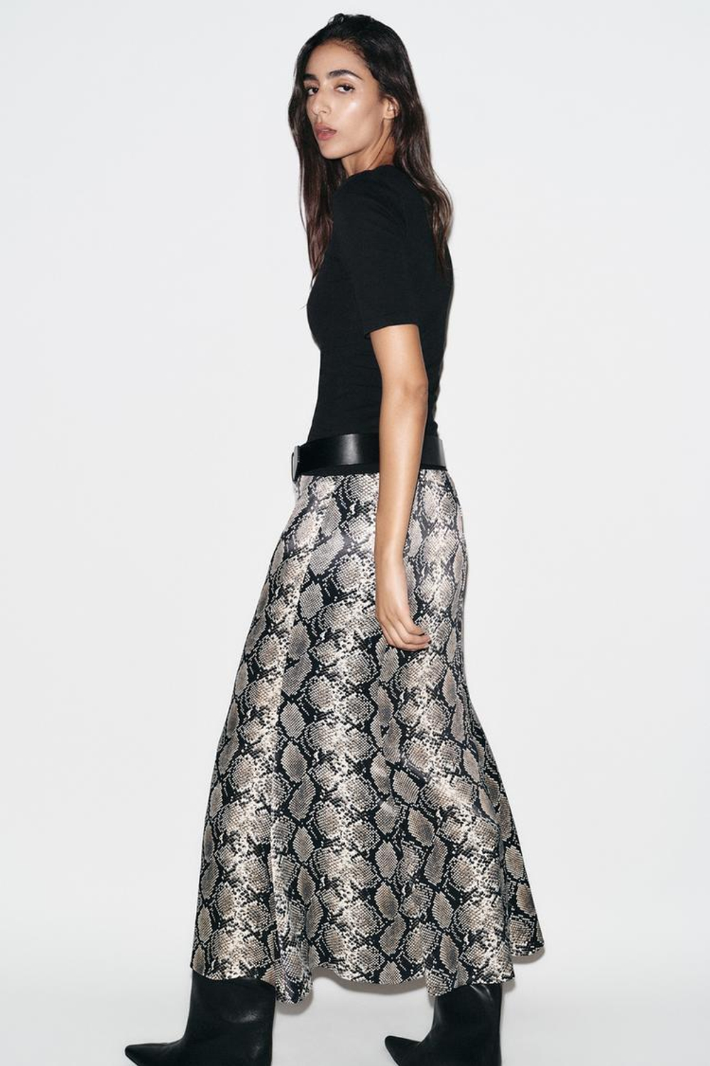 ZARA ФУТБОЛКА ИНТЕРЛОК СО СБОРКАМИ, ЧЕРНЫЙ