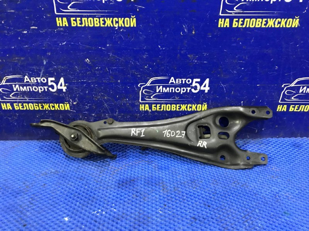 Рычаг задний правый Honda STEPWGN 1996-2001