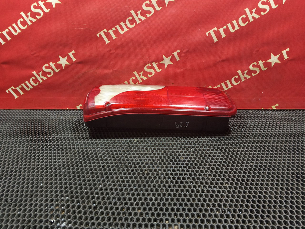 Фонарь задний правый 2019г.