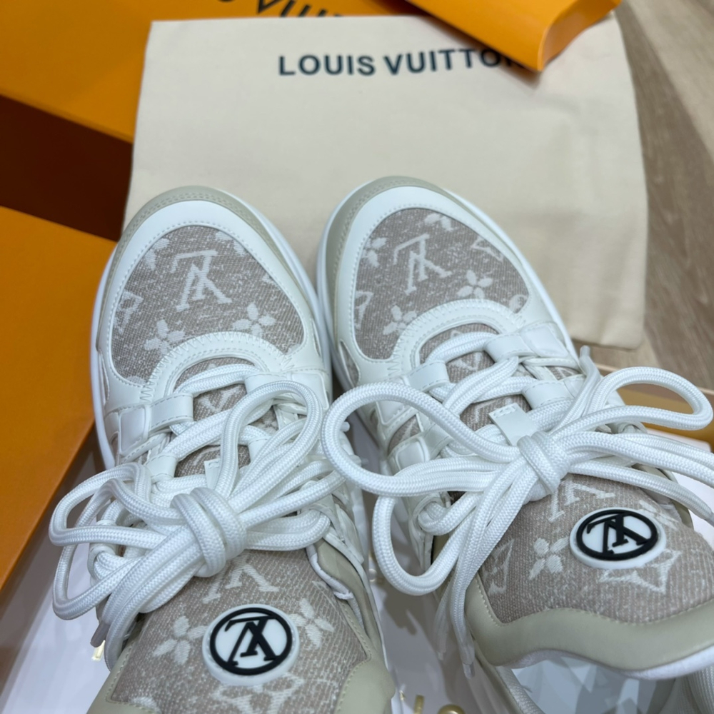 Louis Vuitton Archlight