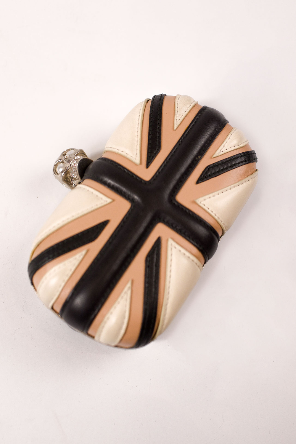 630E8A0B-A055-475B-9395-18496B57D391