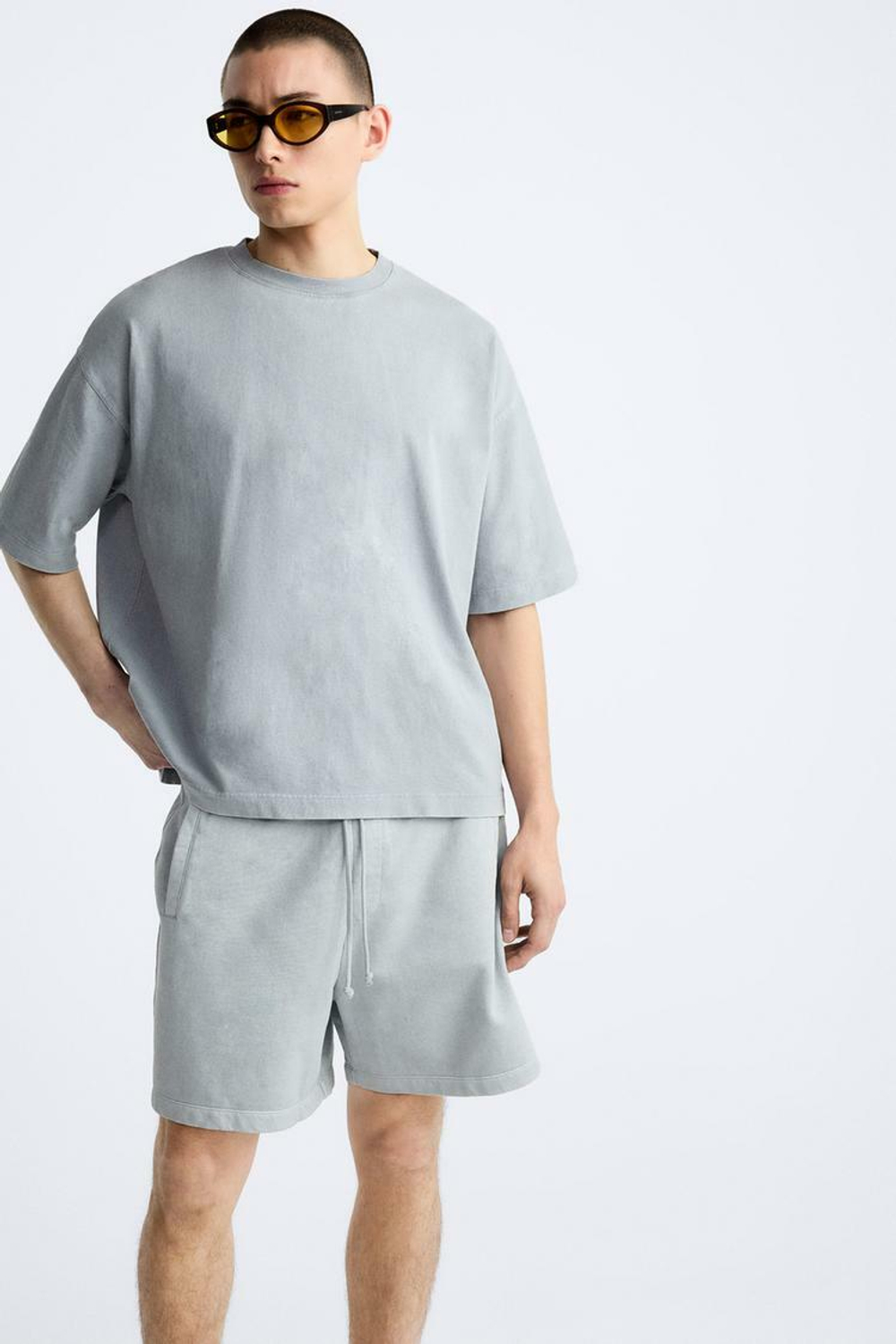 ZARA ФУТБОЛКА ГЕОМЕТРИЧЕСКОГО КРОЯ, СВЕТЛО-СЕРЫЙ