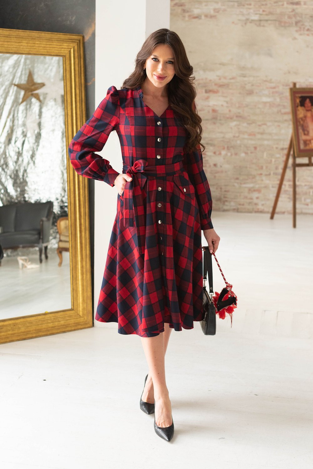Платье в красную клетку с карманами из вискозы