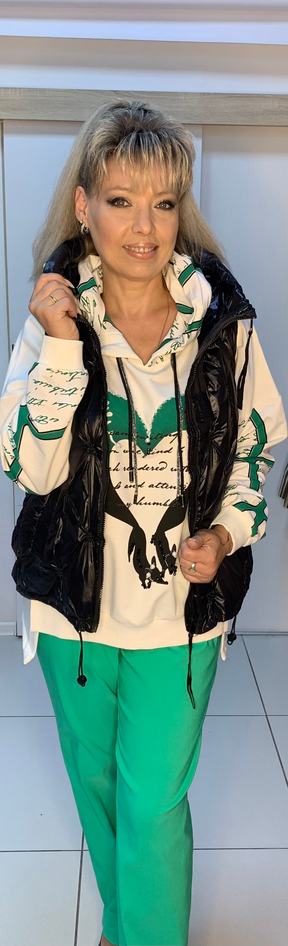 Черный стеганный жилет