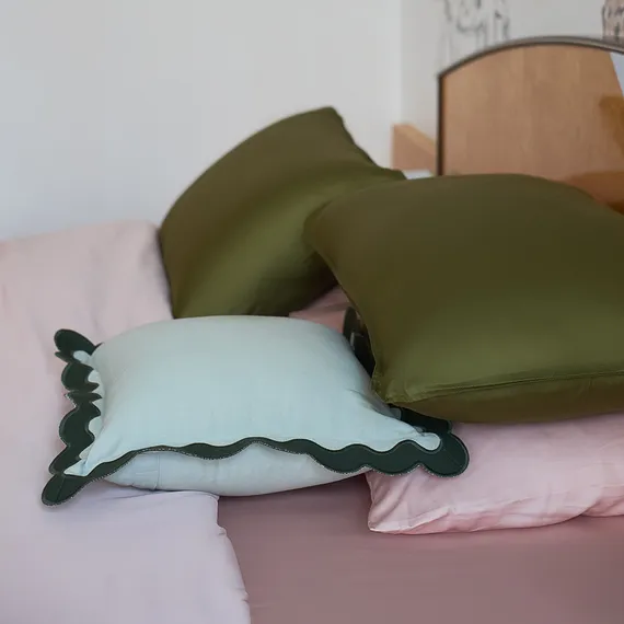 Набор наволочек из премиального сатина оливкового цвета из коллекции essential, 50х70 см