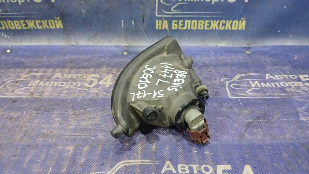 Туманка левая TOYOTA BREVIS 2001-2007