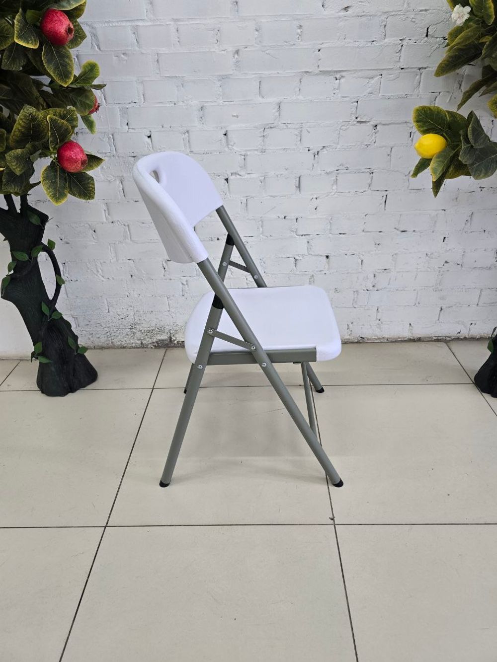 Стул складной необитые пластик с ручкой