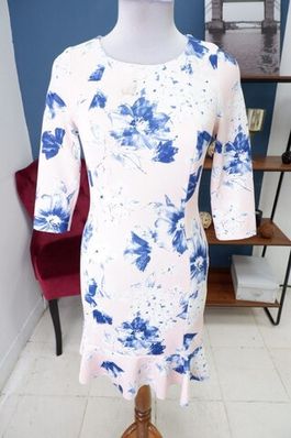 Платье Zara нежной расцветки 44 размер