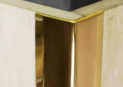 Уголок отделочный наружный из нержавеющей стали золото полированный