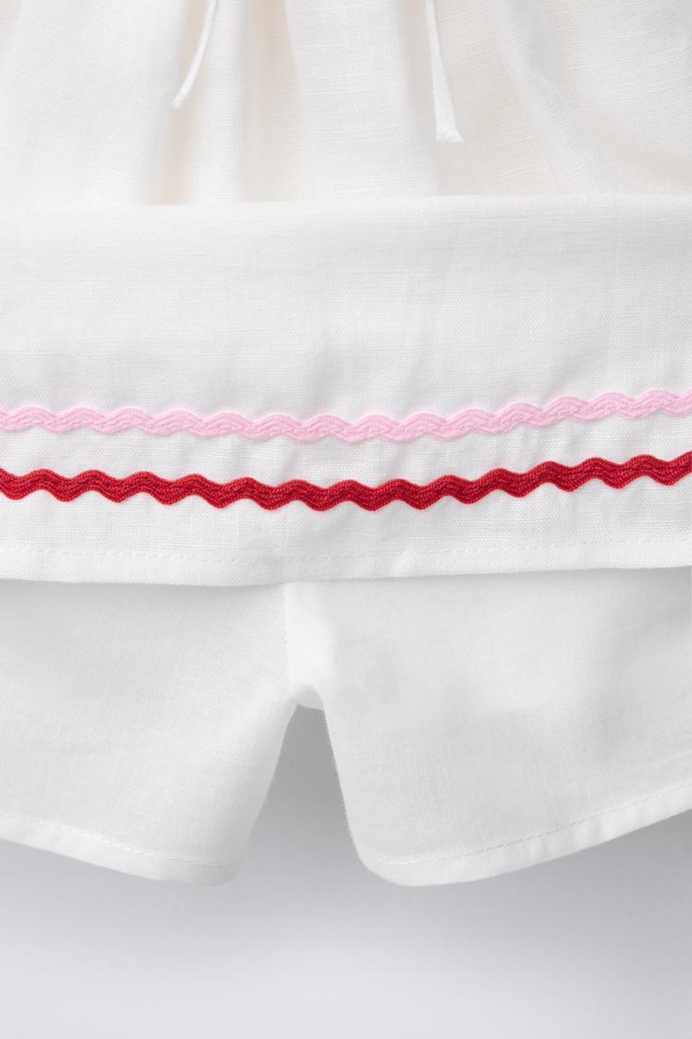 ZARA ЮБКА-ШОРТЫ ИЗ СМЕСОВОГО ЛЬНА С ВОЛНИСТОЙ КРОМКОЙ, СВЕТЛЫЙ ЭКРЮ