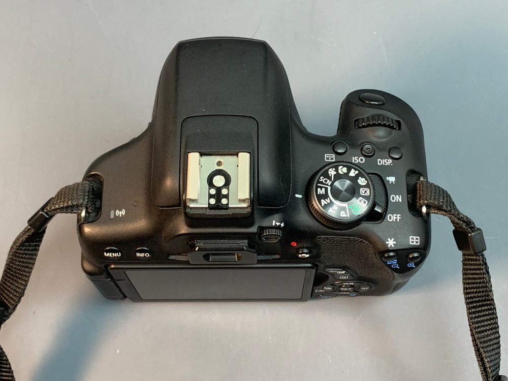 Canon EOS Rebel T6i(750D) kit EF-S 18-55mm IS STM