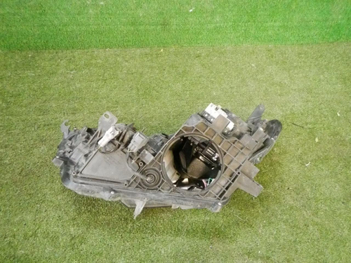 Фара правая Toyota RAV4 4 CA40 (2015-2019) LED
