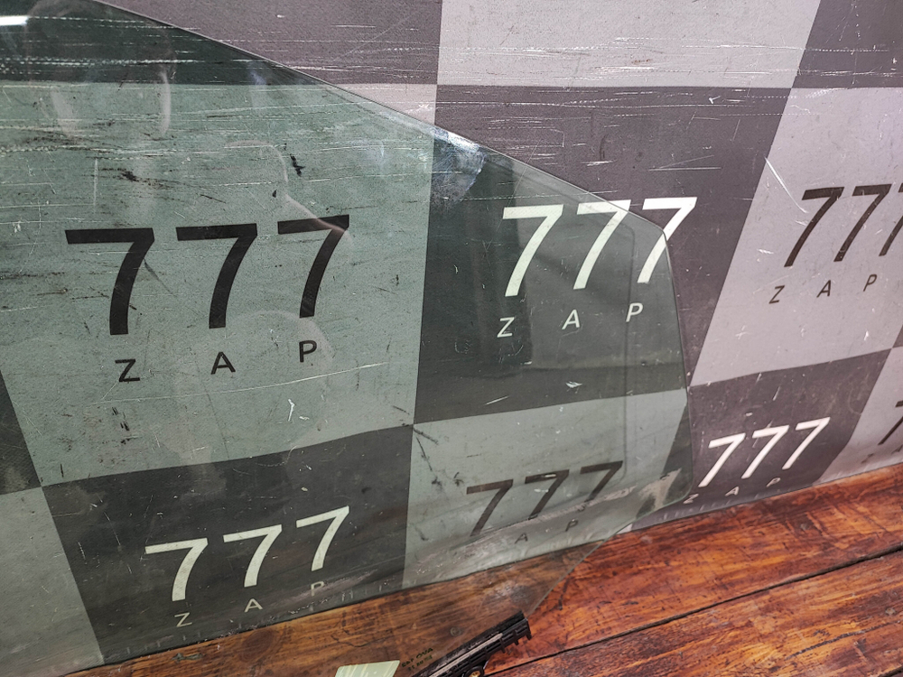 Стекло двери передней правой Kia Sportage 4 (QL) 16-22 Б/У Оригинал 82420F1000