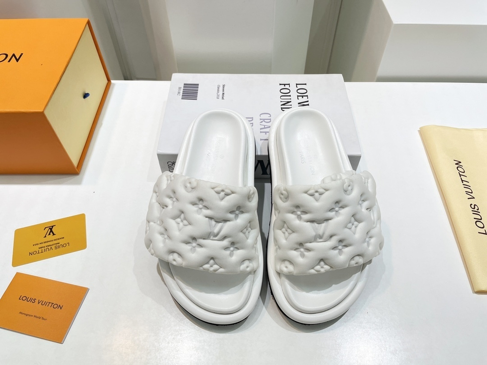 Louis Vuitton Pool Pillow Comfort Mule