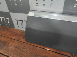 Накладка двери передней правой Peugeot 3008 2 16-нв Б/У Оригинал 9811404077