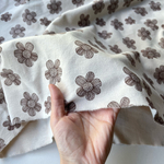 Фланель Крупные ромашки на светло-бежевом фоне