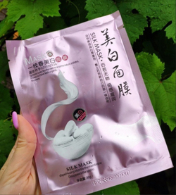 Отбеливающая тканевая маска с протеинами шелка