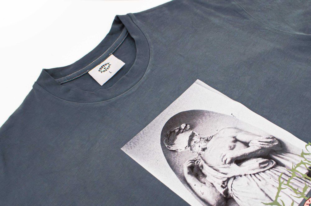 Футболка Creepy Clothing Статуя серая