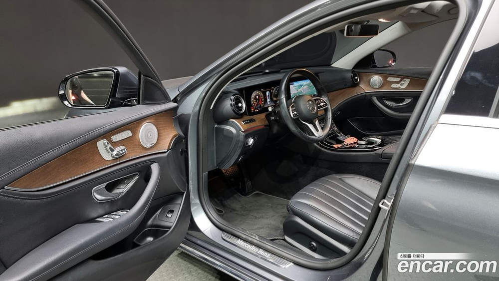 Mercedes-Benz E-Class W213 E300 4MATIC Exclusive (06.2020)