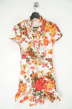 Платье с цветочным притом 40 размер