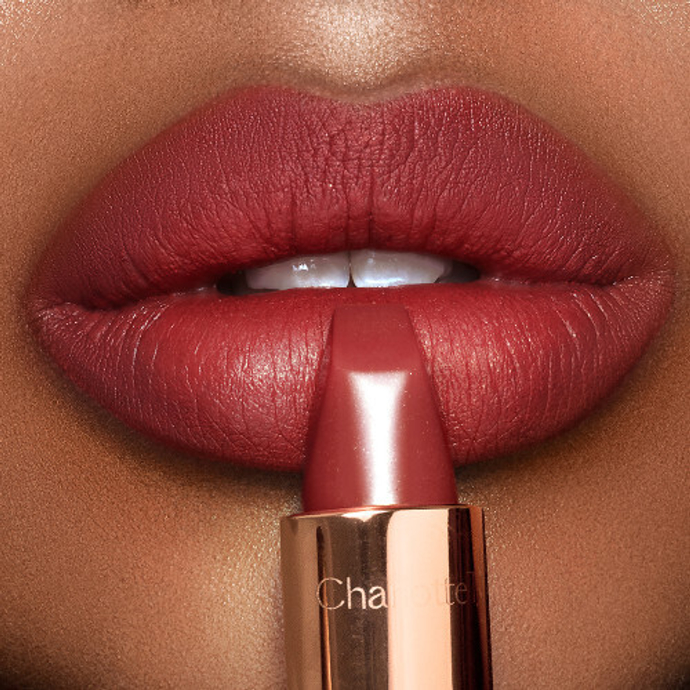 Charlotte Tilbury Помада для губ MATTE REVOLUTION - WALK OF NO SHAME