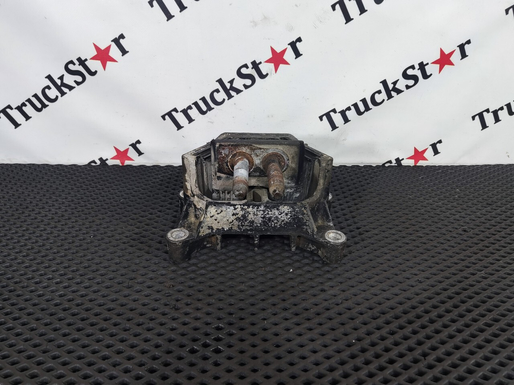 Подушка двигателя задняя