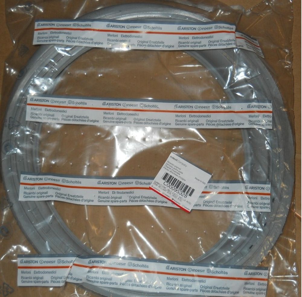 Манжета люка (уплотнитель двери) для стиральной машины Indesit (Индезит) / Ariston (Аристон) 095328