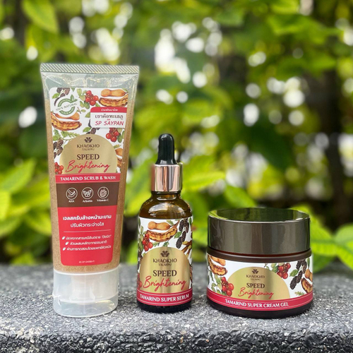 Гель-скраб для умывания лица выравнивающий тон и рельеф кожи Мгновенное Сияние с витамином С, арбутином, экстрактами тамаринда и шелковицы SPEED Brightening Tamarind Scrub & Wash Khaokho Talaypu