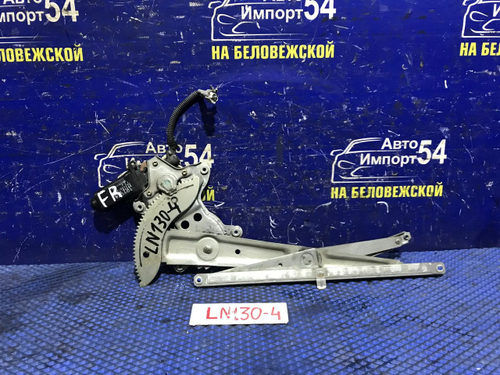 Стеклоподъемник передний правый TOYOTA HILUX SURF 1992