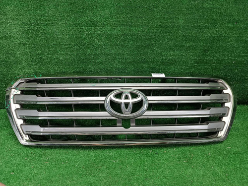 Решетка радиатора Toyota Land Cruiser 200 (2012-2015)