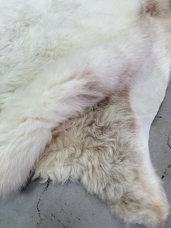 Шкура коврик меховой прикроватный овчина, 120х65 см.