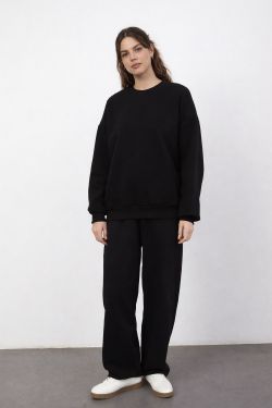 Утепленный свитшот черного цвета
