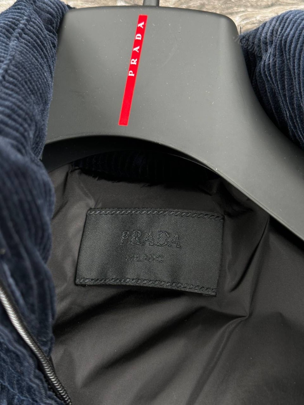 Пуховый жилет Prada