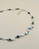 Колье из жемчуга, бирюзы и плоского перламутра