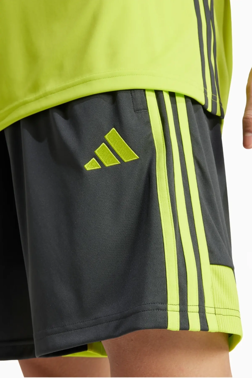 Шорты adidas Tiro 25 Essentials - черный