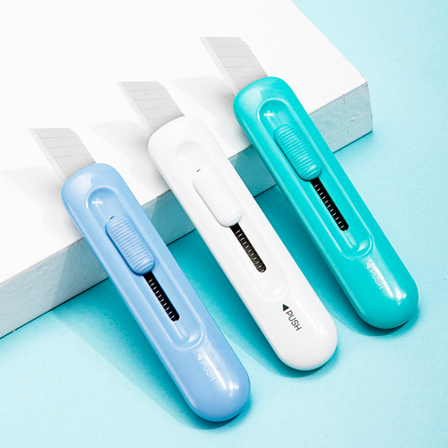 Канцелярский нож Deli "Light"