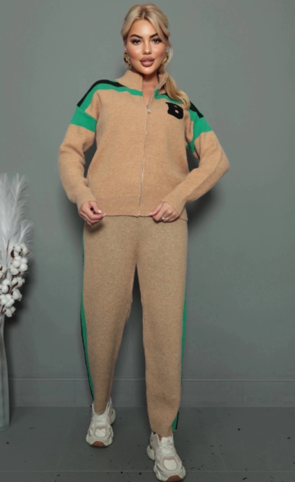 Оптом костюмы двойка тренд 42-48 микс без выбора цвета